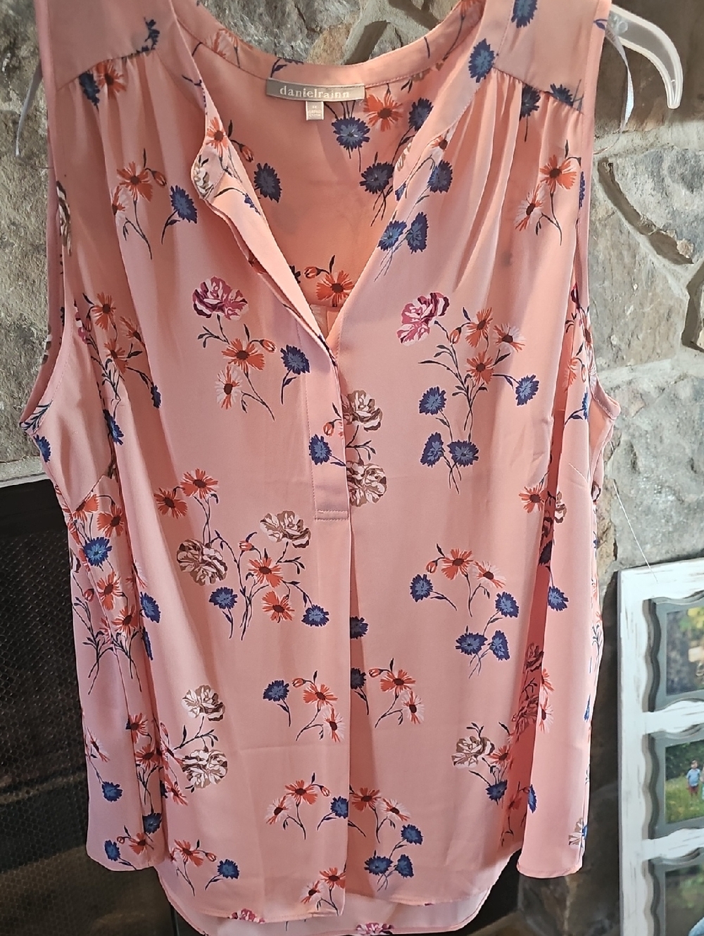 NWOT Daniel Rainn V-Neck Top 1X